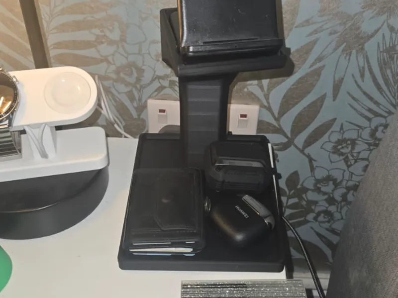 bedside cabinet organiser phone/earbuds charger
