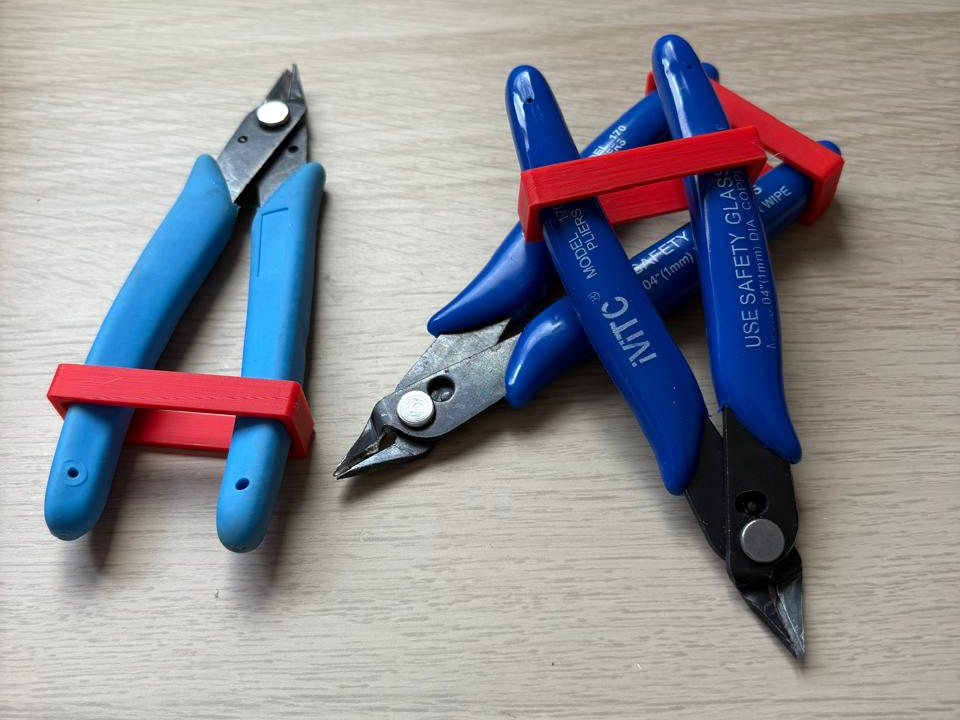Wire Cutter Holder (Closed Blade Storage Clip)