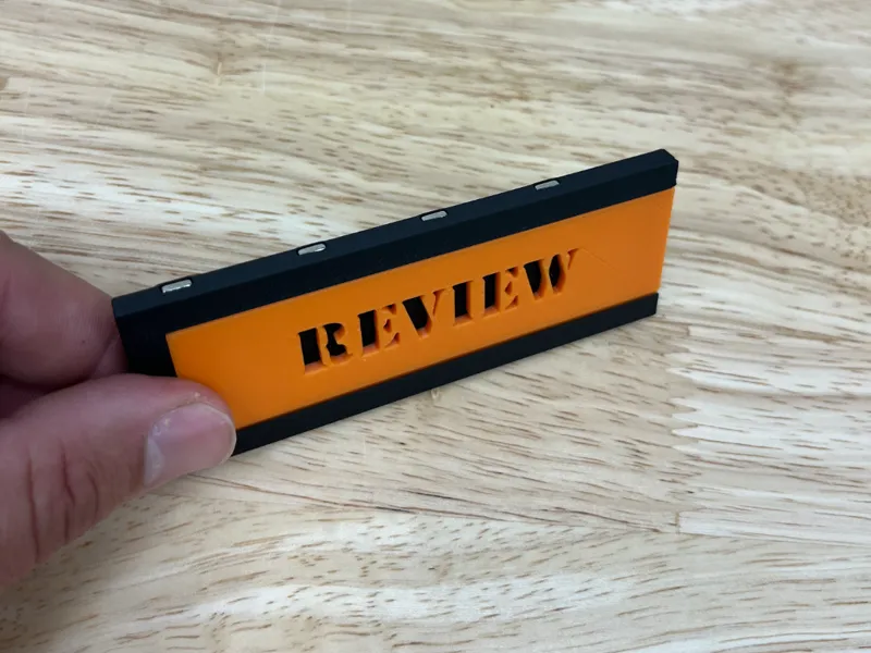 MAGNETIC PLAQUE