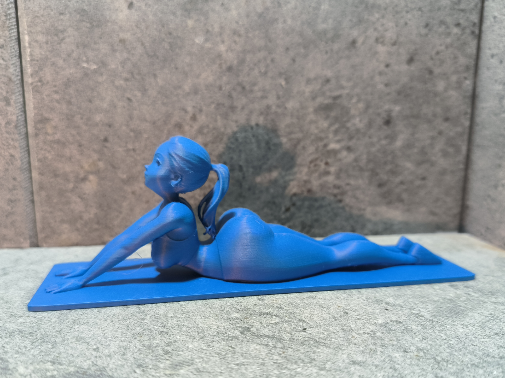 Anime Frau beim Yoga