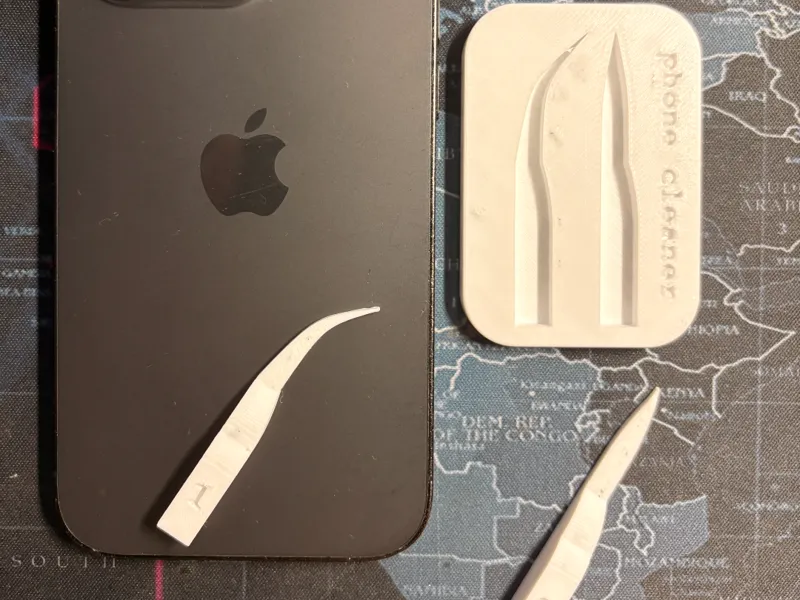 lightning/usb cleaner