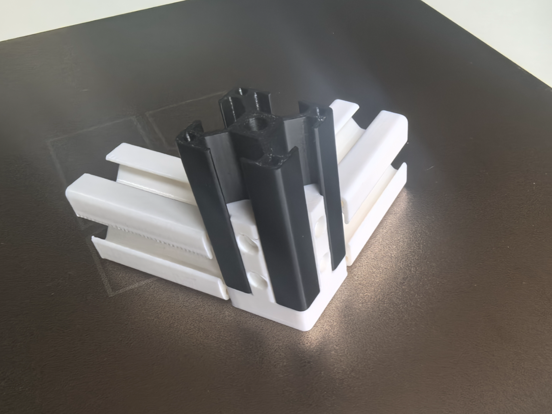 Miniatura 2 do modelo 3D 铝型材-三维直角连接件