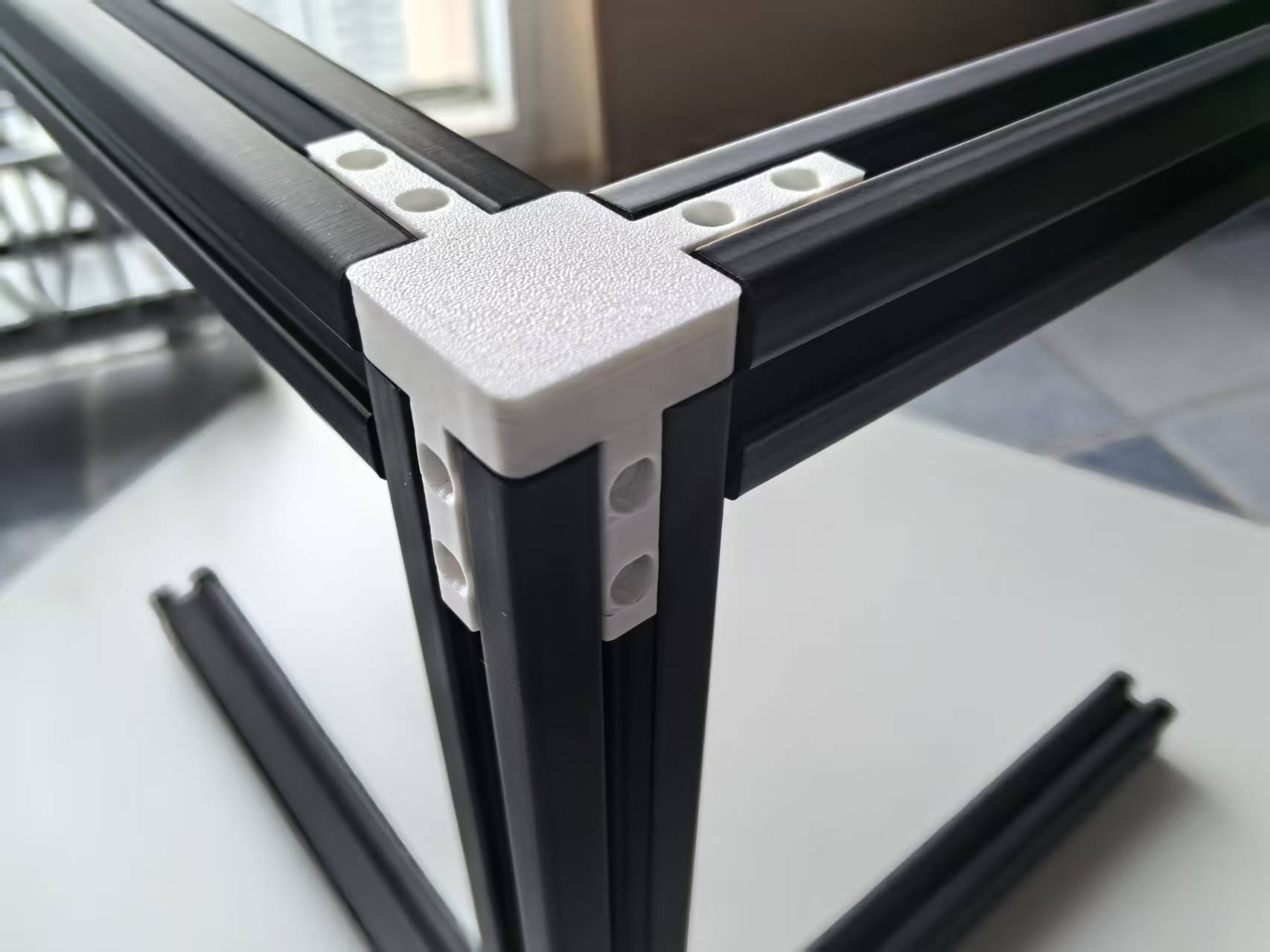 Miniatura 1 do modelo 3D 铝型材-三维直角连接件