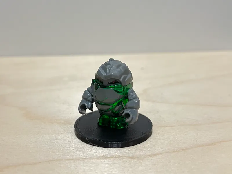 Warhammer Brick Minifigure Base - 40mm Character