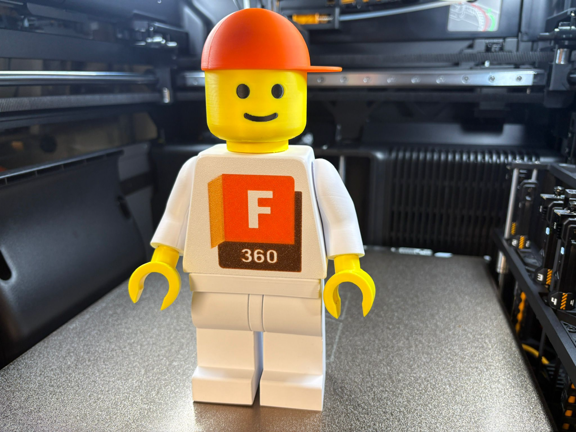 Brickman Fusion 360 20cm Figur 500%