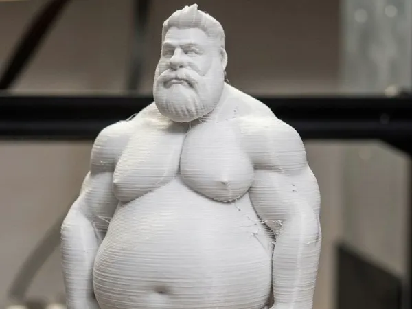 Figurine homme fort et musclé