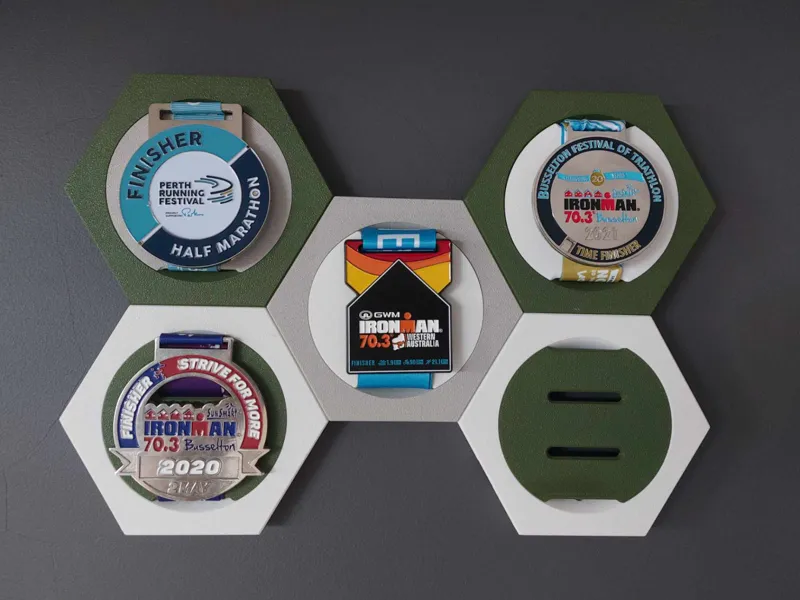 Medal mount