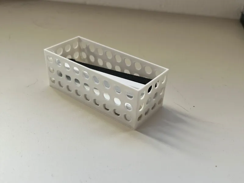 Box 75x32 with holes