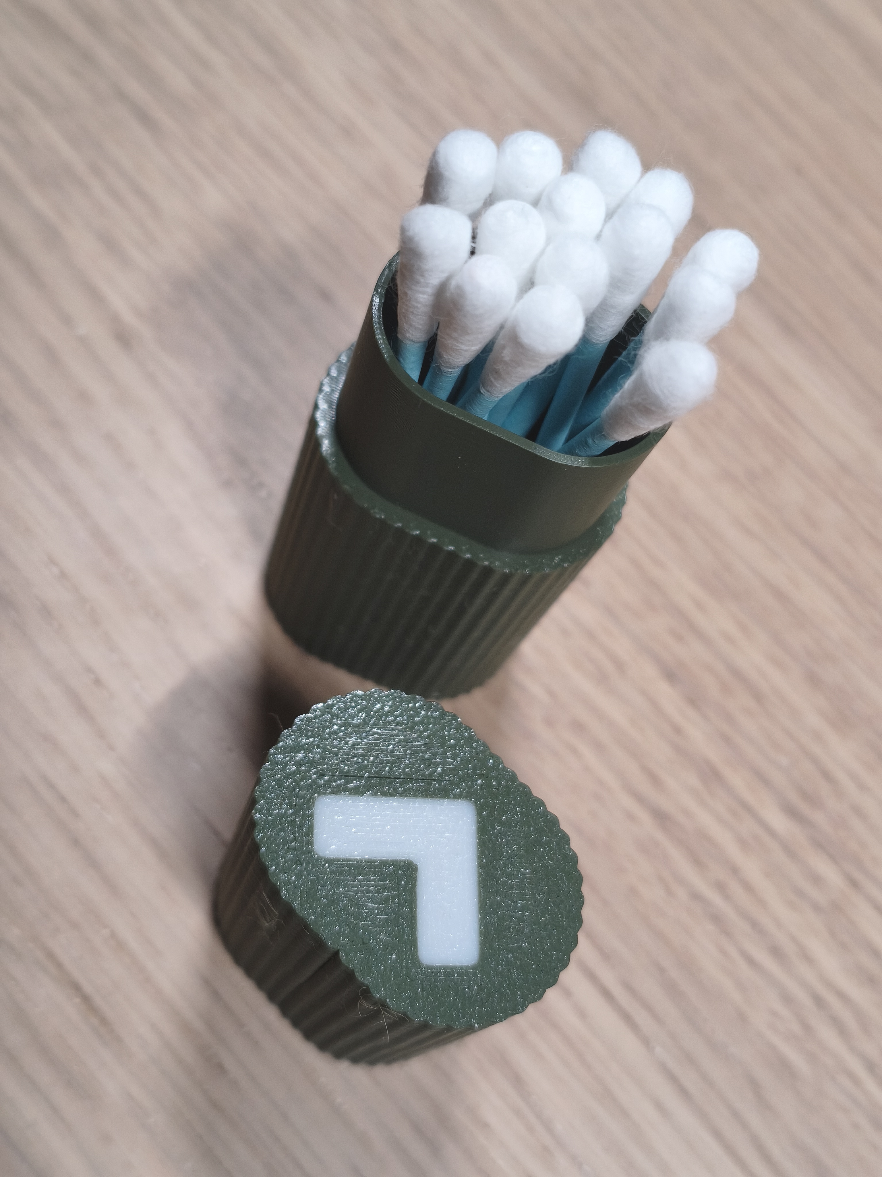 Miniatura 7 do modelo 3D Q-tip travel case