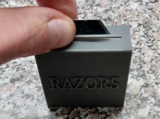 Razor Blade Collector Simple