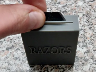 Razor Blade Collector Simple