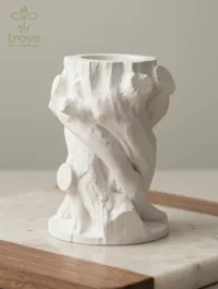 No hidden compartment