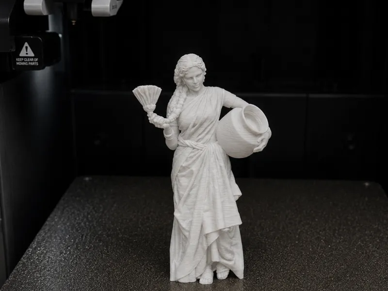 Village Woman Figurine with POT 1:50 Scale 