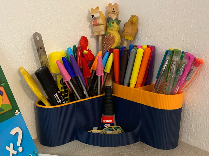 Desk organizer corner tool pen holder