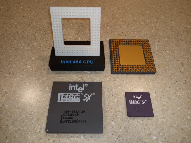 Intel 486SX CPU Model With Display Socket