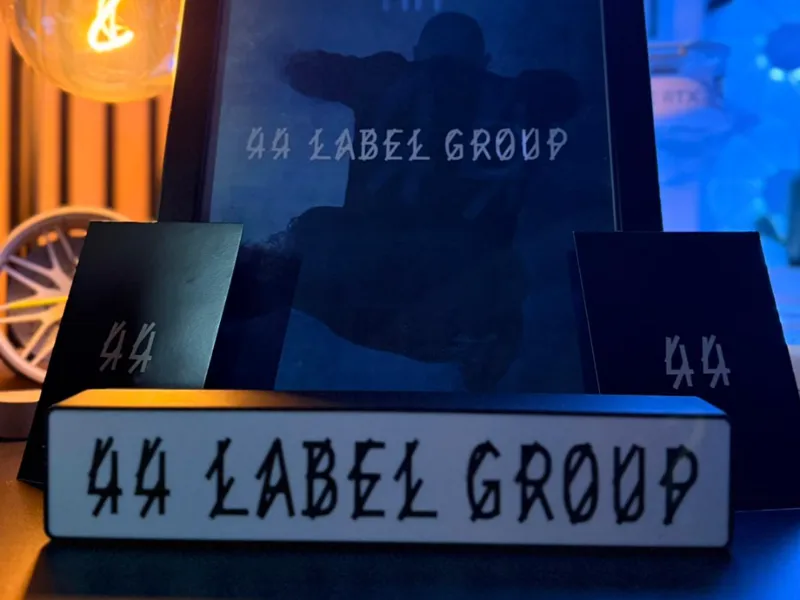 44 Label Group ll Leuchtkasten ll Kobosil