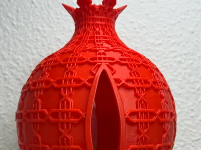 Pomegranate with Nasrid pattern