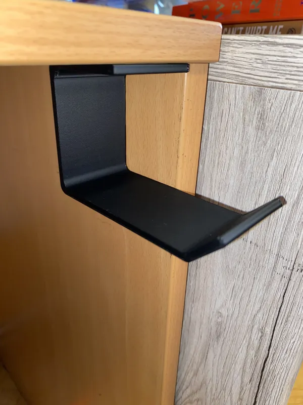Headphone table mount