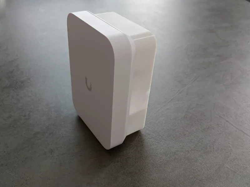 Ubiquity U7-IW wall mount box