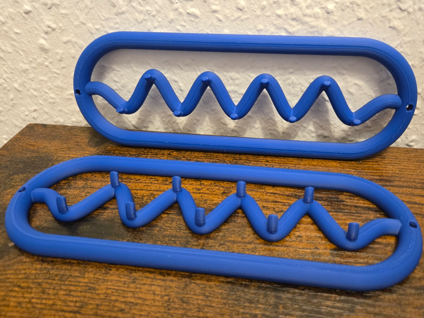 Wall-Mounted Zigzag Hook Rack