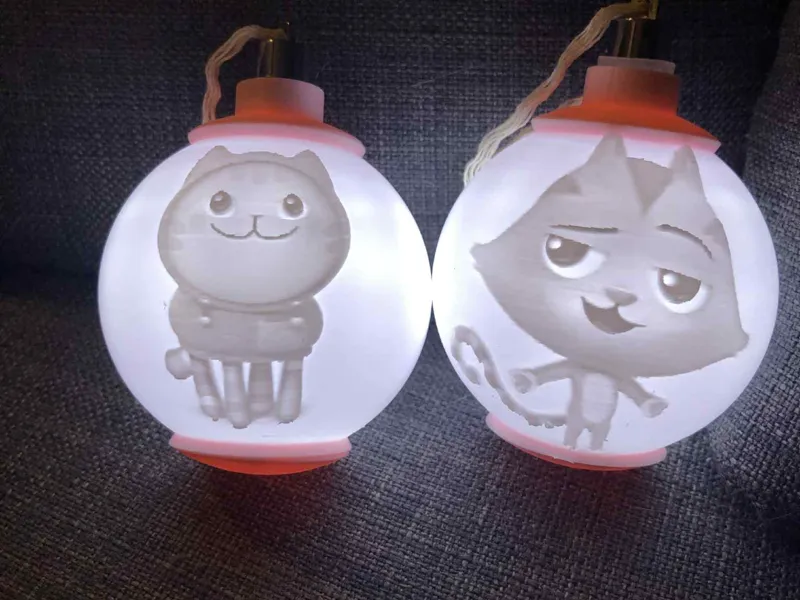 gaby chat boule de noel