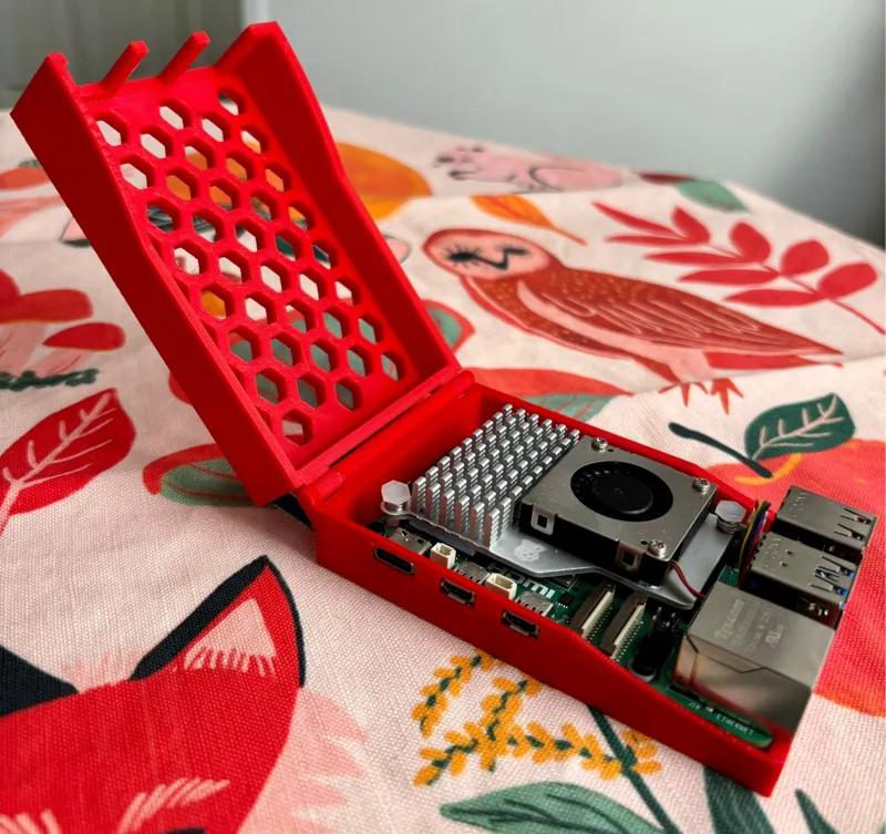 Raspberry Pi 5 Hinged Case