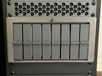 Pearity - 8-bay 10-inch mountable storage solution