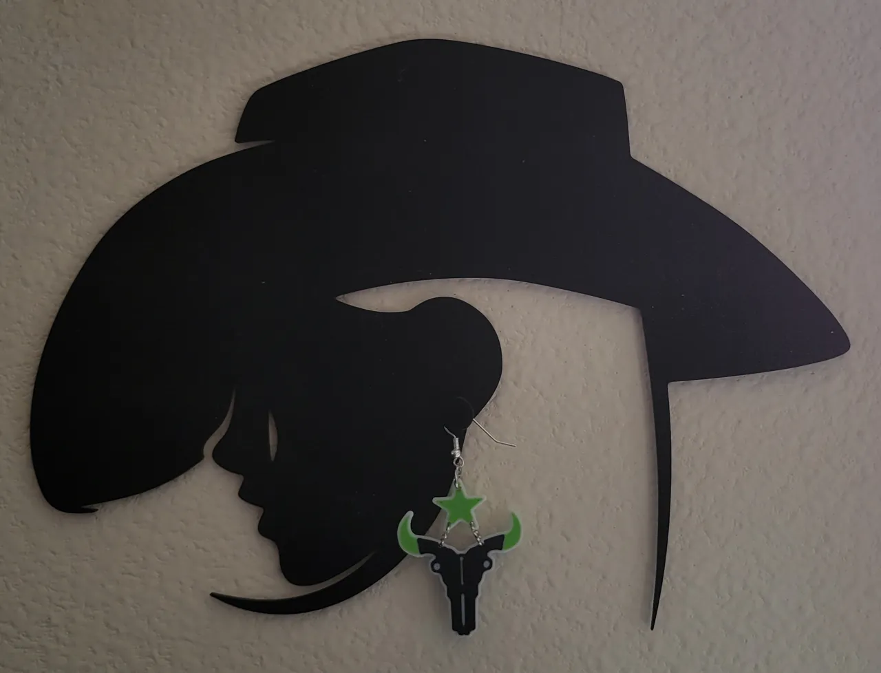 Outlaws Earrings view 3