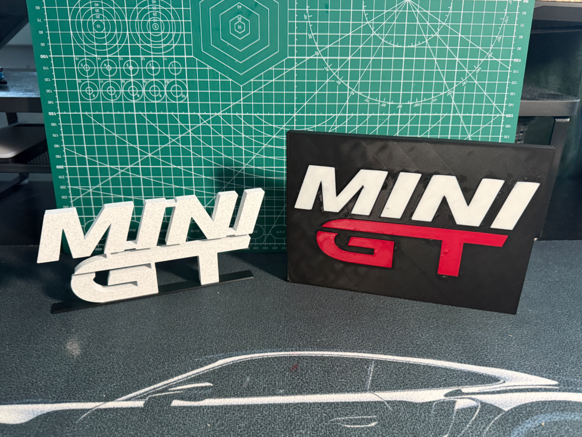 Mini GT logos ( wall ,stand) 