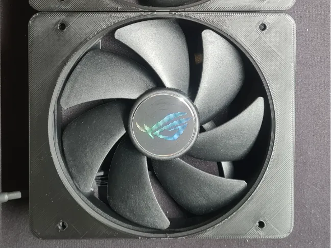 Simple cover/adapter 120 fan /140 to close the gap
