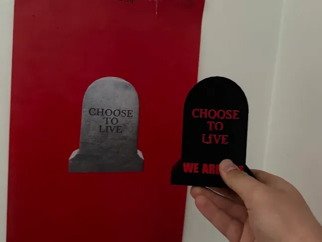 choose 2 live tombstone