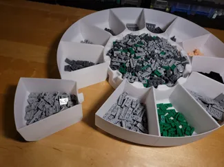 Modular sorting tray for small parts