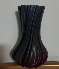 Vase au profil galbé — photo 1