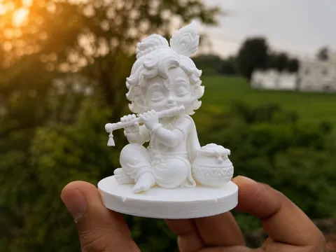 Figura decorativa: Little Bal Krishna Playing Flute – Chibi Statue — referencia de MakerWorld