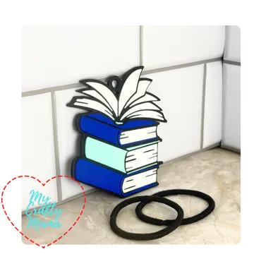 Accesorio para sujetar ligas de cabello: Stack of books hair tie keychain — vista de referencia 4