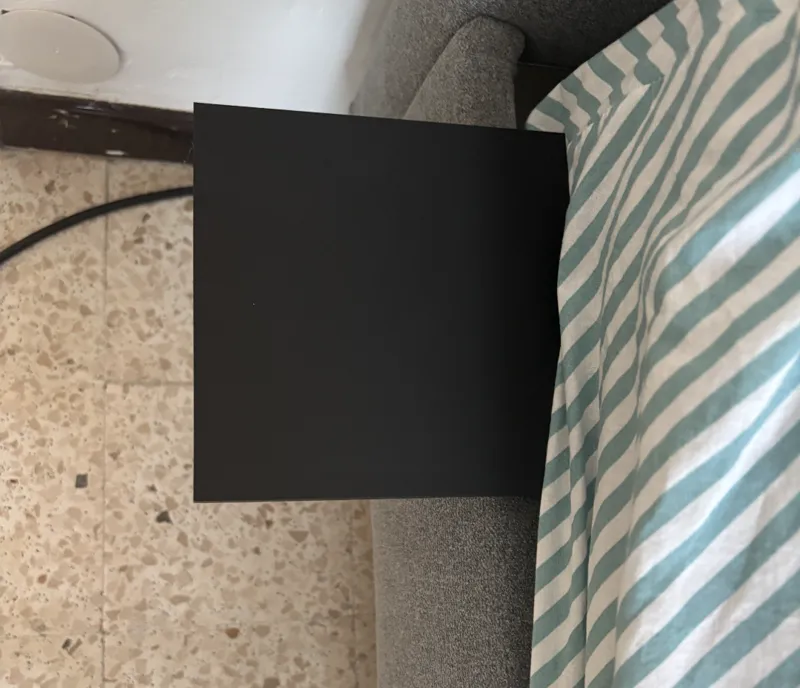 small night table / Petite Table de nuit