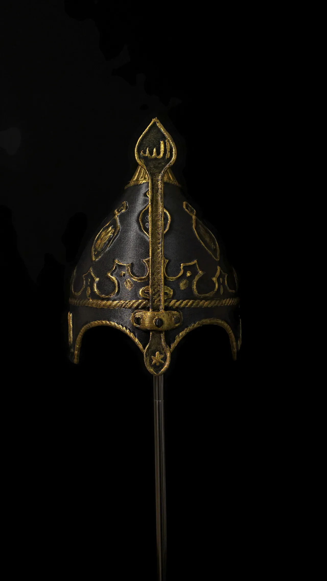 Islamic-style conical helmet Alparslan view 2