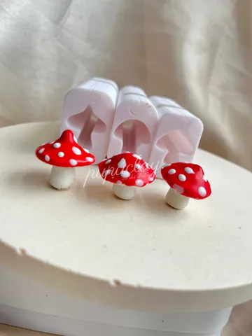 Letrero o emblema decorativo: Rolling stick rolling ball mushroom polymer clay — vista de referencia 3