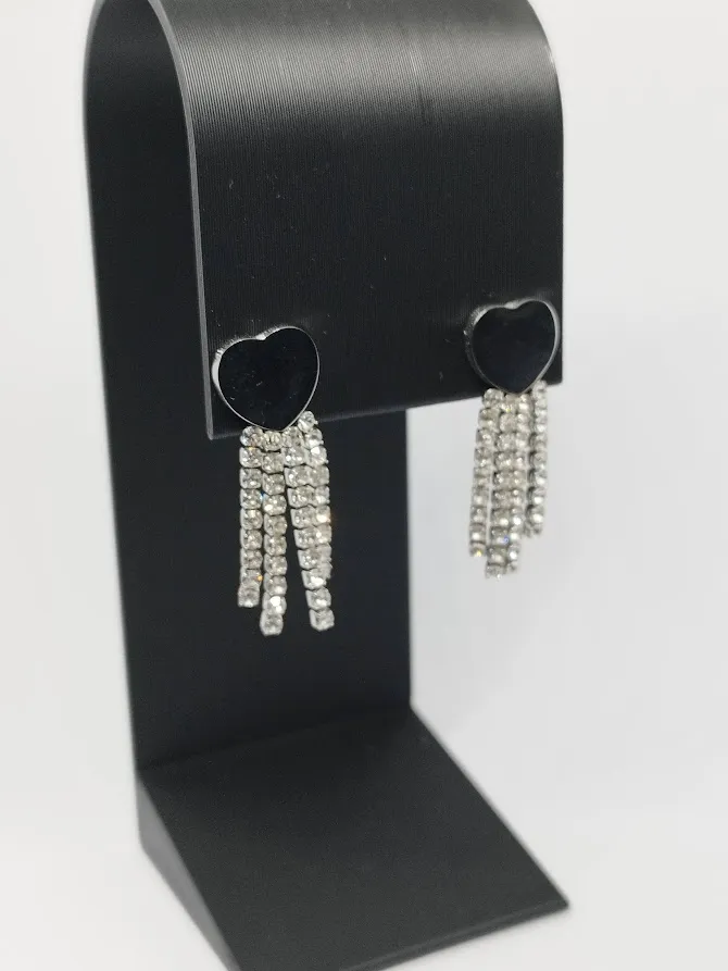 Earring display view 4