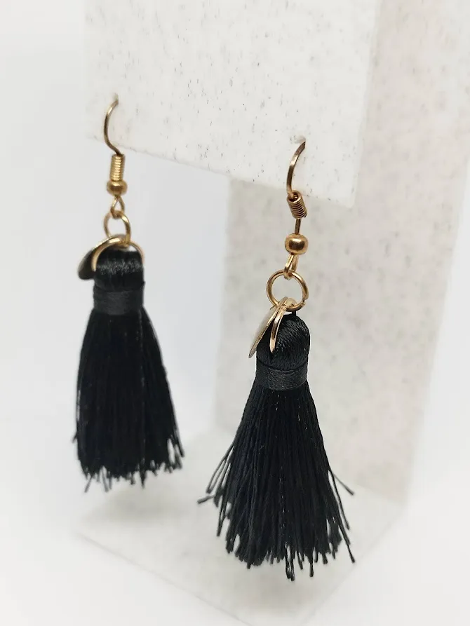 Earring display view 3