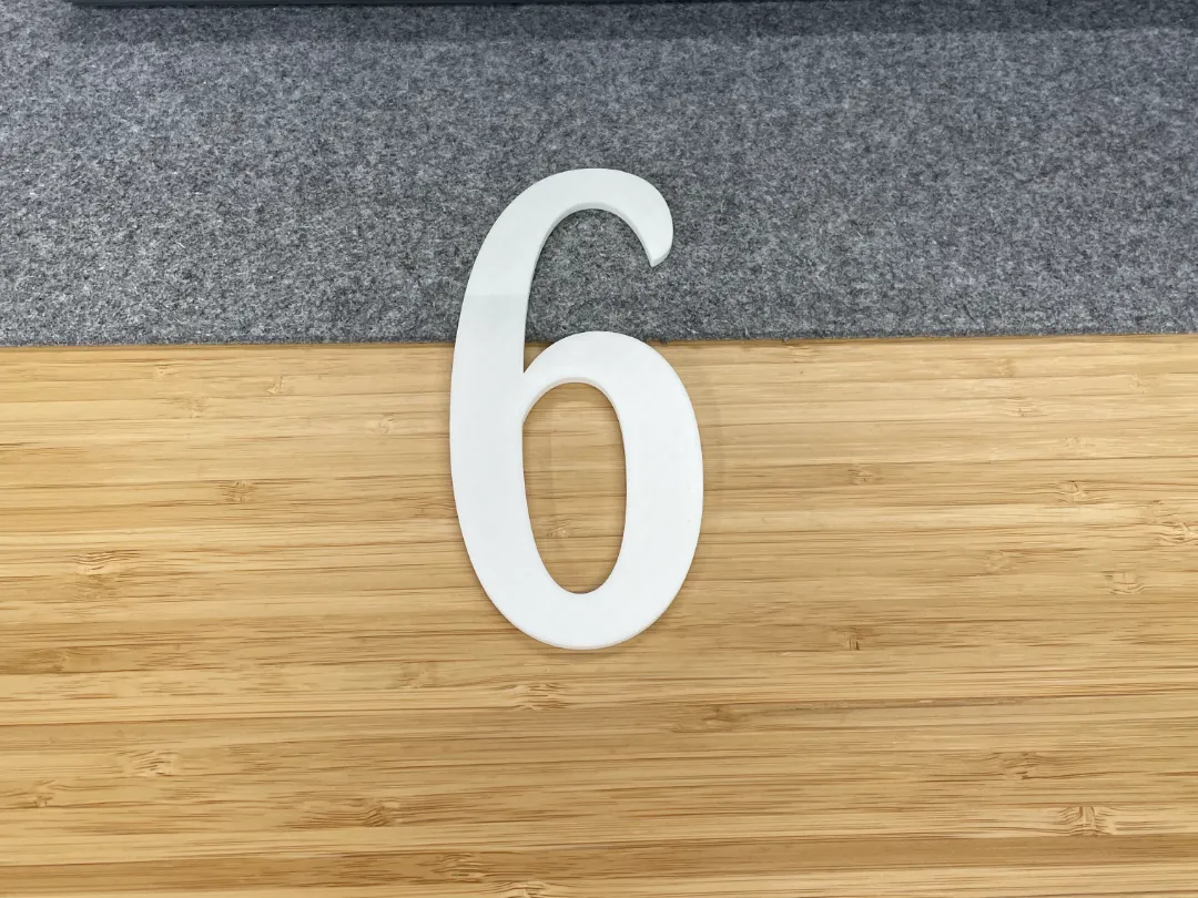 Chiffre décoratif 6