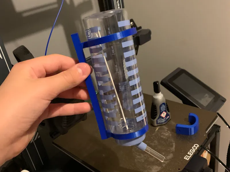 Water bottle for a guinea pig