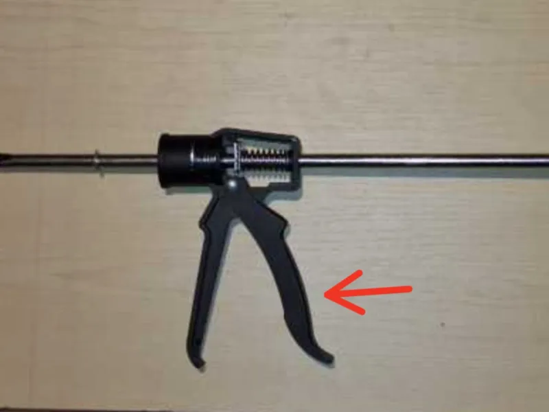 Door frame speader tool - HANDLE
