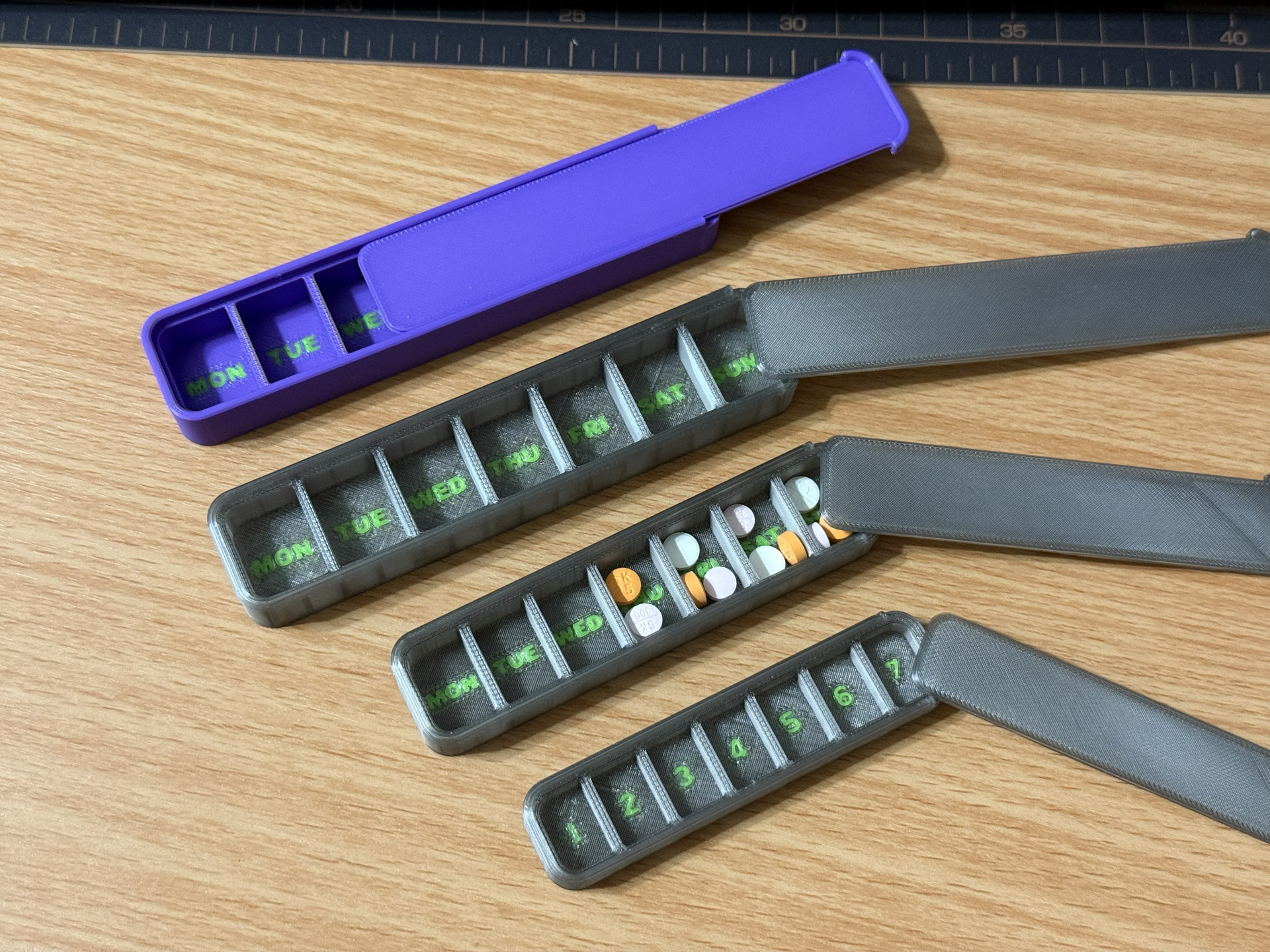 超精簡七日藥盒 Ultra-compact seven-day pill organizer