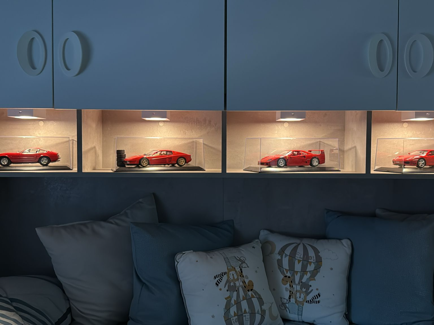 Wall Mount Round Light Holder