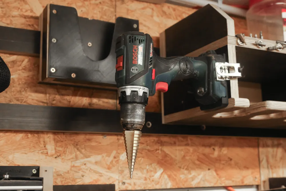 Bosch Professional - 18V Tool Holder by JANBERRY DESIGN MakerWorld ...