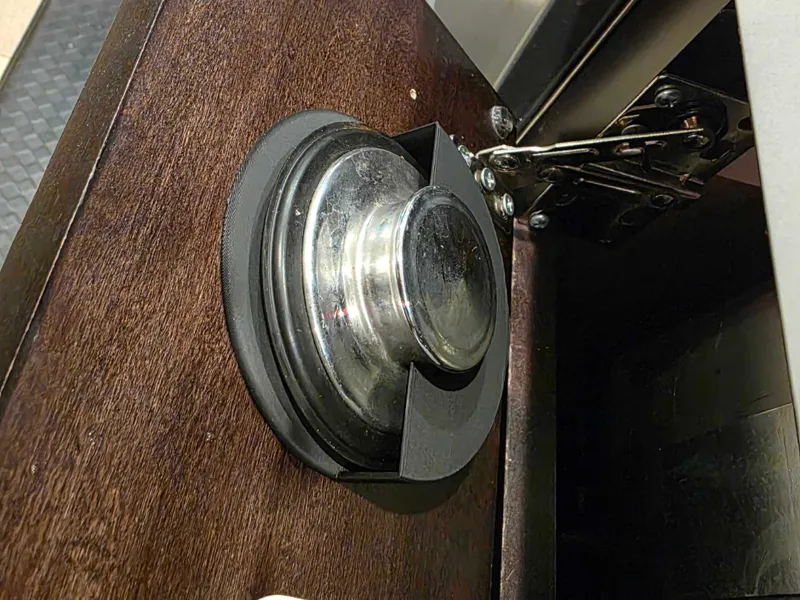 Kitchen Drain Plug Mount (Insinkerator)