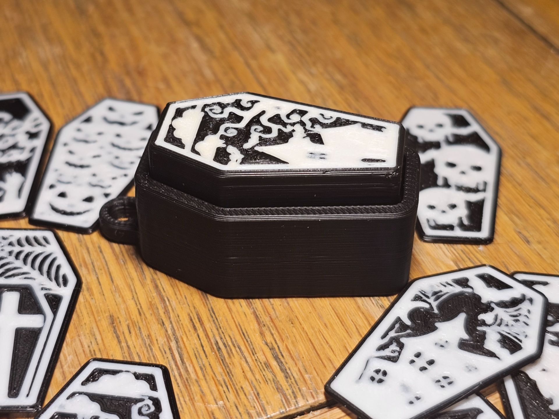 Halloween spooky coffin clickers - 1