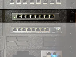 OpenRack - Switch TP-Link TL-SG608E