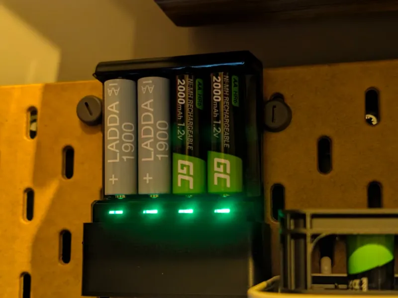 SKADIS mount for Green Cell Vital Charger 